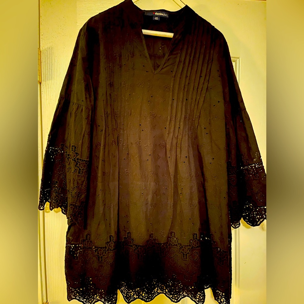 Beautiful Black Eyelet blouse with scalloped hem and sleeves. (Never worn)
